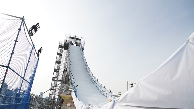 La rampa di lancio della tappa di Milano per la Coppa del Mondo di snowboard big air