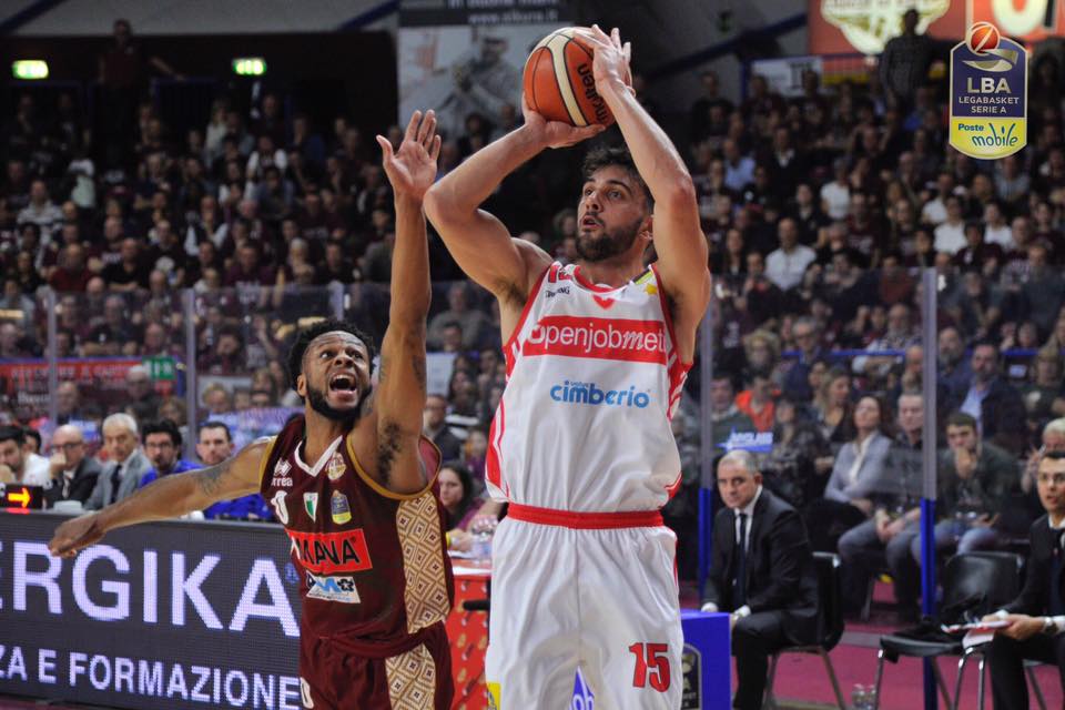 Basket serie A1: Tambone guida Varese nella vittoria contro Venezia.