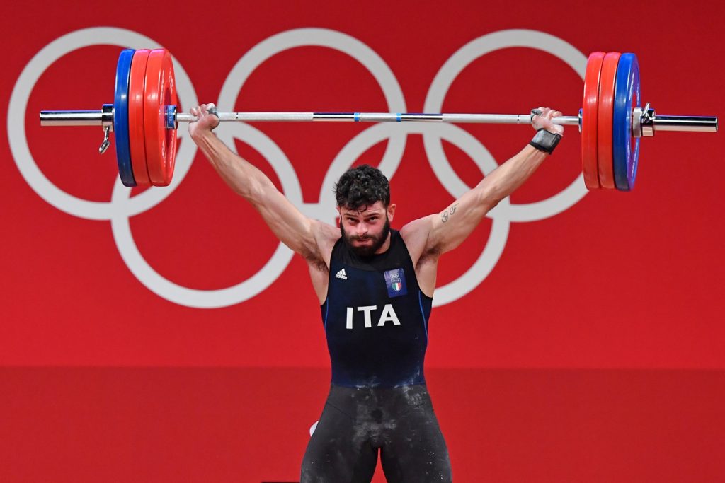 Nino Pizzolato alle Olimpiadi di Tokyo 2020, nella gara di sollevamento pesi categoria 81kg, vince la medaglia di bronzo