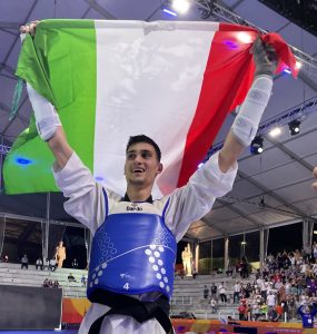 taekwondo grand prix parigi 2022 simone alessio oro italia italy gold categoria -80 kg maschile world taekwondo grand prix paris 2022
