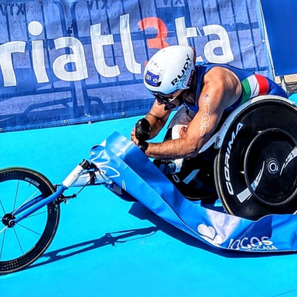 paratriathlon coppa del mondo 2023 alhambra giovanni achenza primo italia italy triathlon paralimpico paralympics world cup portogallo