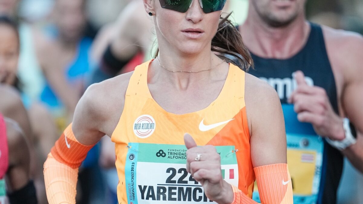atletica maratona valencia 2023 sofiia yaremchuk record italiano italia italy national record athletics valencia marathon 2023