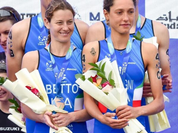 triathlon world series 2025 abu dhabi staffetta mista terzo posto italia alice betto nicola azzano bianca seregni euan de nigro third place italy