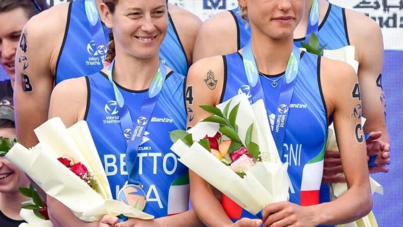 triathlon world series 2025 abu dhabi staffetta mista terzo posto italia alice betto nicola azzano bianca seregni euan de nigro third place italy